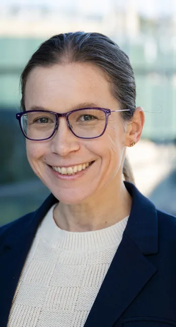 Claire Le Goues headshot